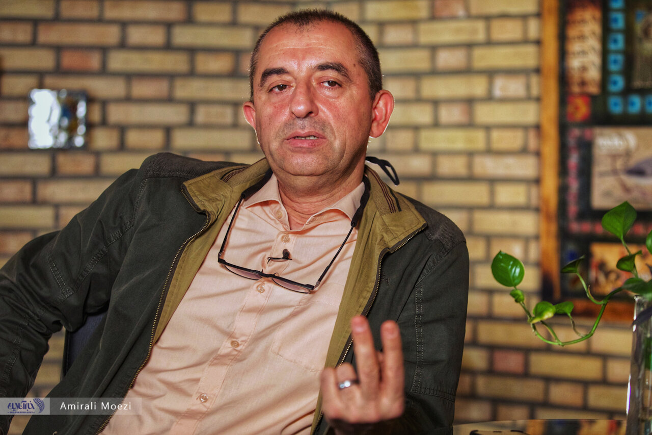 زلزله بم، دو دهه بعد: ۳۰درصد جمعیت ایران در بناهای ناایمن زندگی میکنند/ هشدار استاد زلزلهشناسی: انبوهسازی ارزان ریسک تازه شهرهای ایران