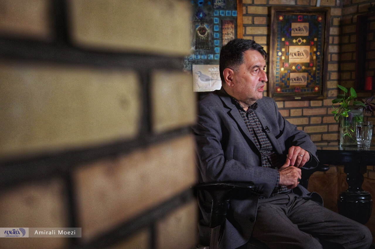 کاری را که مریم رجوی باید میکرد، علی فروغی کرد/ اجازه پخش مستند ضدمجاهدین خلق مجید تفرشی را نمیدادند چون از ساخت و پخش سریال «گاندو» انتقاد کرده بود