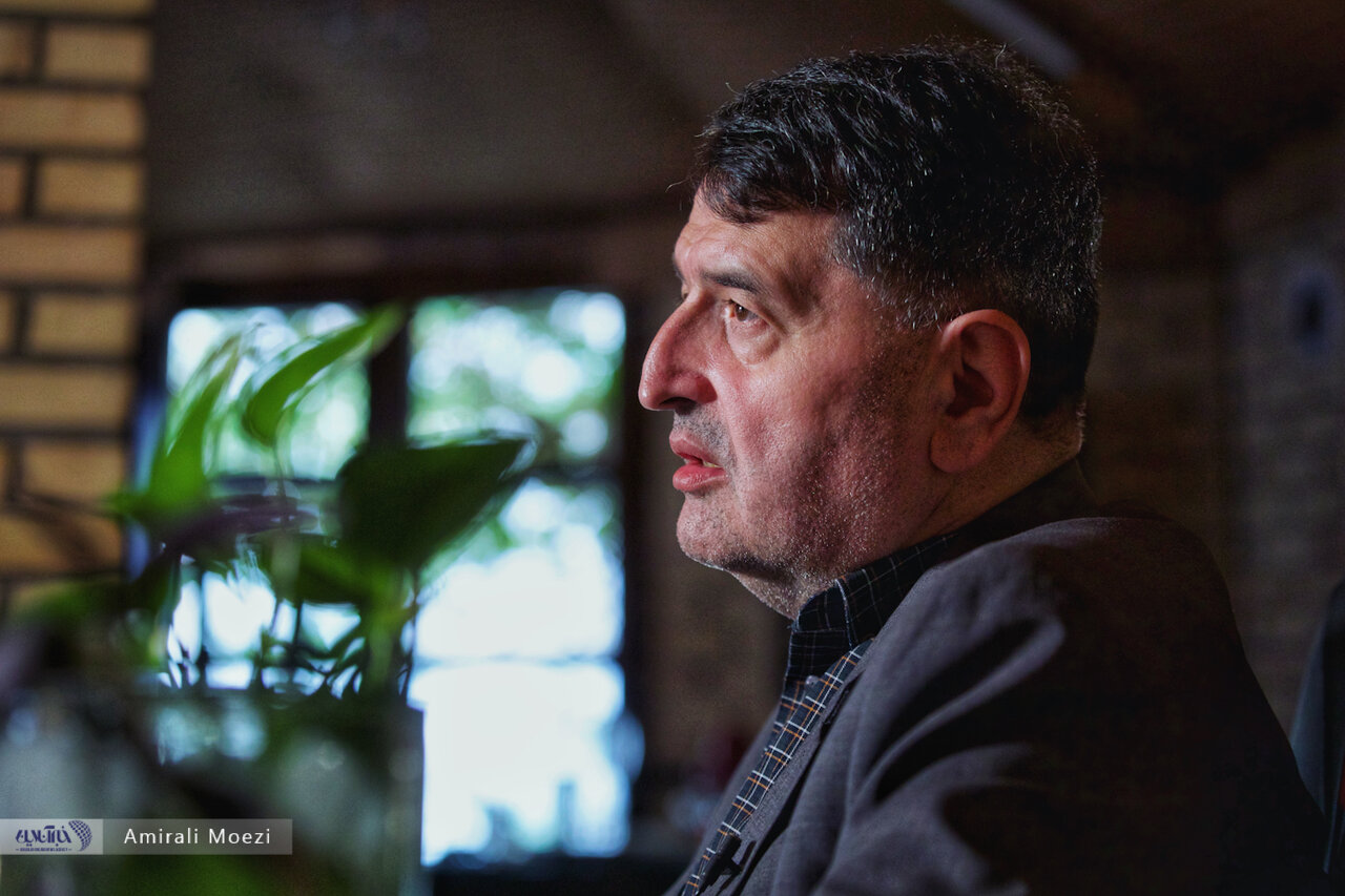 کاری را که مریم رجوی باید میکرد، علی فروغی کرد/ اجازه پخش مستند ضدمجاهدین خلق مجید تفرشی را نمیدادند چون از ساخت و پخش سریال «گاندو» انتقاد کرده بود