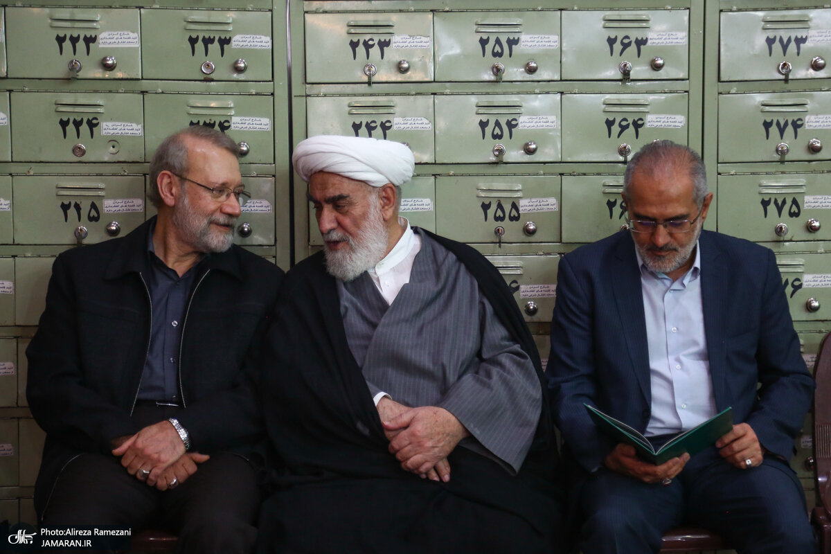 عکسی از همنشینی لاریجانی و رئیس دفتر رهبری