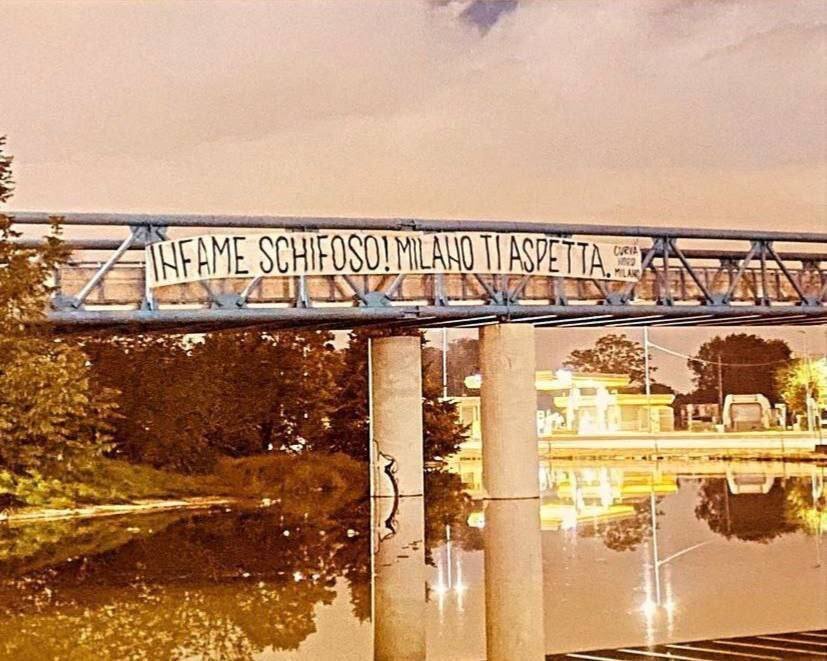 عکس| بنر توهینآمیز اینتریها برای همتیمی سردار؛ بدذاتِ بیهمهچیز، میلان منتظرته!