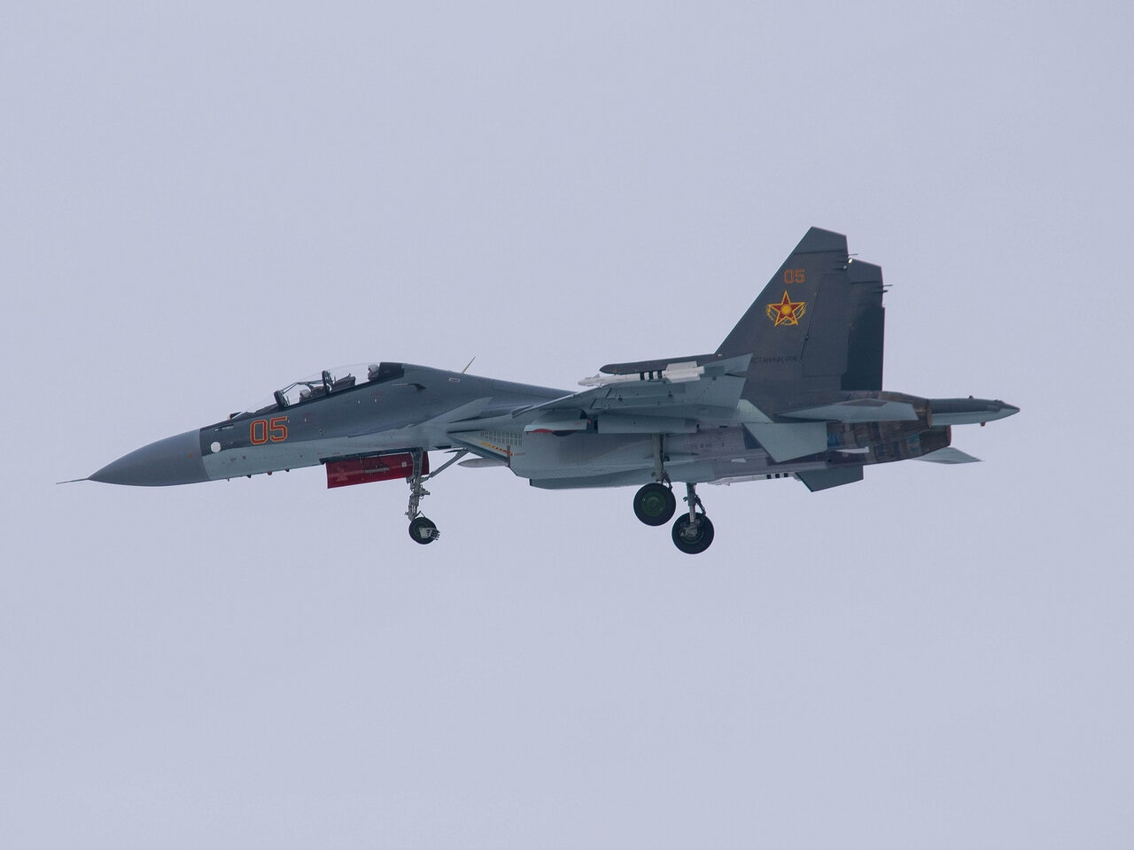قزاقستان چوب حراج به جنگنده‌های روسی زد!/ عکس