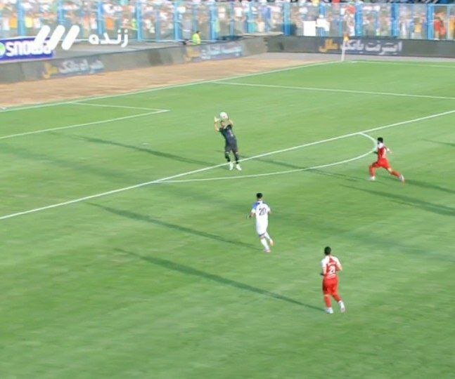 عکس| خشم پرسپولیسیها از صحنه مشکوک در انزلی