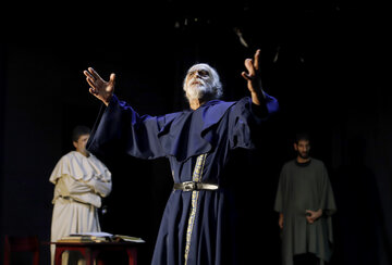 مسائل اقتصادی و عوامل ناامیدکننده اجتماعی هنرمندان تئاتر را به انزوا یا سایر رشتهها کشانده است/ آپارتاید در جنگ اخیر بین فلسطین و اسرائیل،محسوس است مسائل اقتصادی و عوامل ناامیدکننده اجتماعی هنرمندان تئاتر را به انزوا یا سایر رشتهها کشانده است/ آپارتاید در جنگ اخیر بین فلسطین و اسرائیل،محسوس است