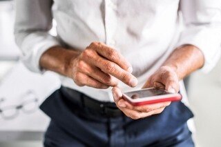 ۳ نکته درباره گیر افتادن در مدار آنلاین یک عشق سابق