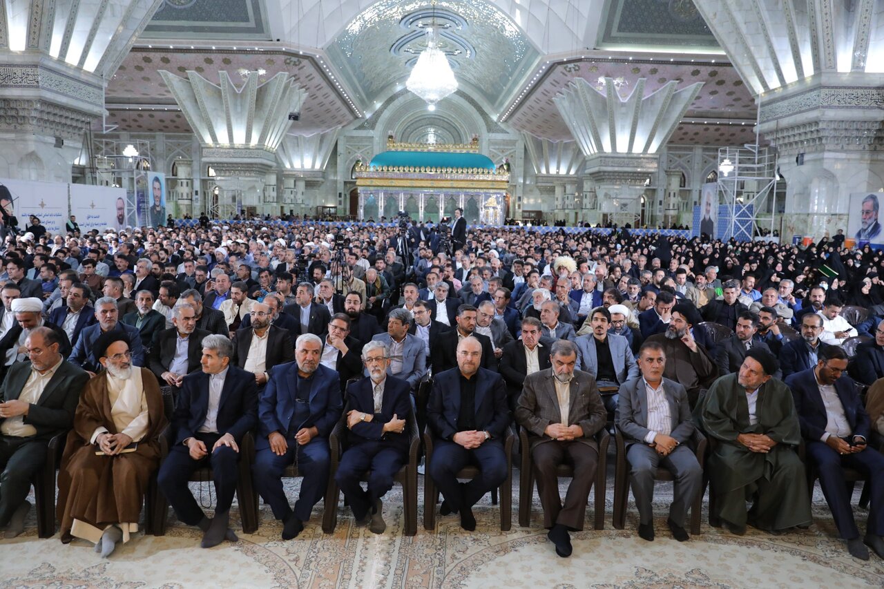 «برادرانِ بزرگ» اصولگرا، سهم کوچکترها را تصاحب میکنند؟ /تشکلهای اصولگرا آماده پذیرهنویسی سهامِ صندلی های مجلس