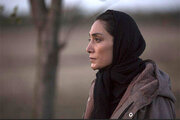 ببینید | ویدیو دیده نشده از حضور هدیه تهرانی در جشنواره فیلم فجر ۱۳۷۷