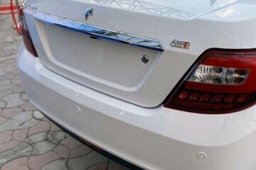 عکس | اقدام عجیب راننده خودرو دنا؛ قرار دادن کودک در صندوق عقب!