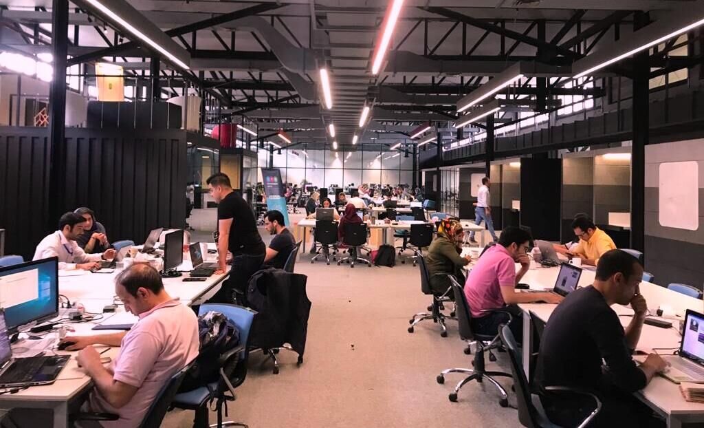 سکوت دهقانی فیروزآبادی؛ سقوط یک میراث!