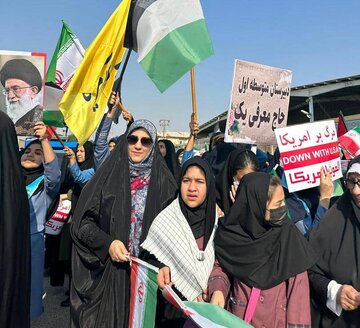راهپیمایی ۱۳آبان در بندرماهشهر برگزار شد