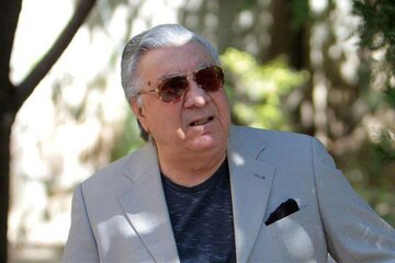 عکس | تصویر تاریخی مرد حنجره طلایی ایران در کنار اسطوره‌های تیم منچستریونایتد