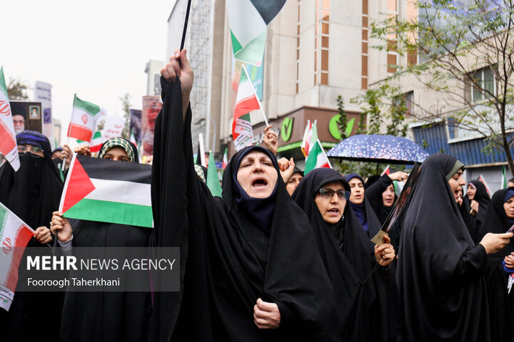 راهپیمایی یوم الله ۱۳ آبان در تهران