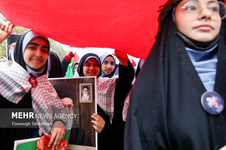 راهپیمایی یوم الله ۱۳ آبان در تهران