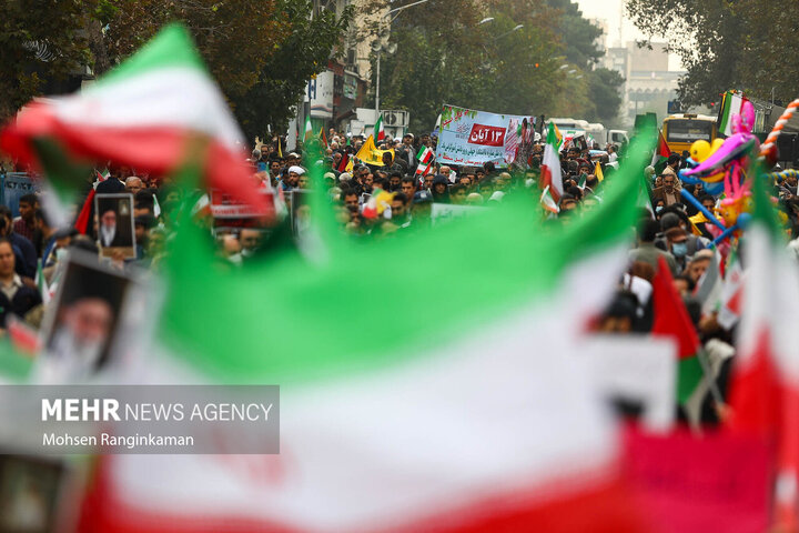 راهپیمایی یوم الله ۱۳ آبان در تهران