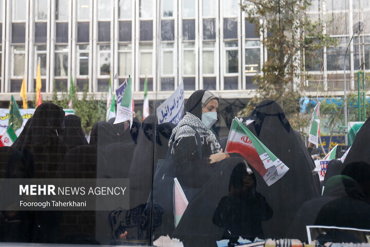 راهپیمایی یوم الله ۱۳ آبان در تهران