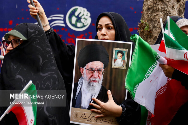 راهپیمایی یوم الله ۱۳ آبان در تهران