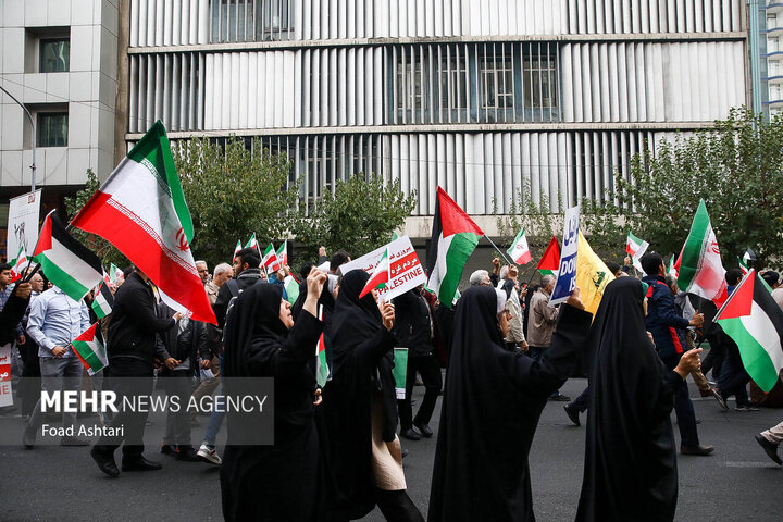 راهپیمایی یوم الله ۱۳ آبان در تهران