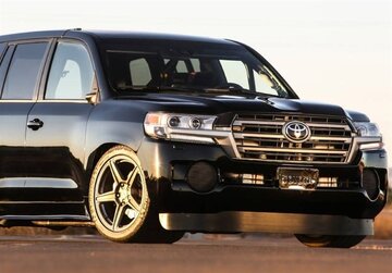 کشف و توقیف لندکروز قاچاق در تهران کشف و توقیف لندکروز قاچاق در تهران