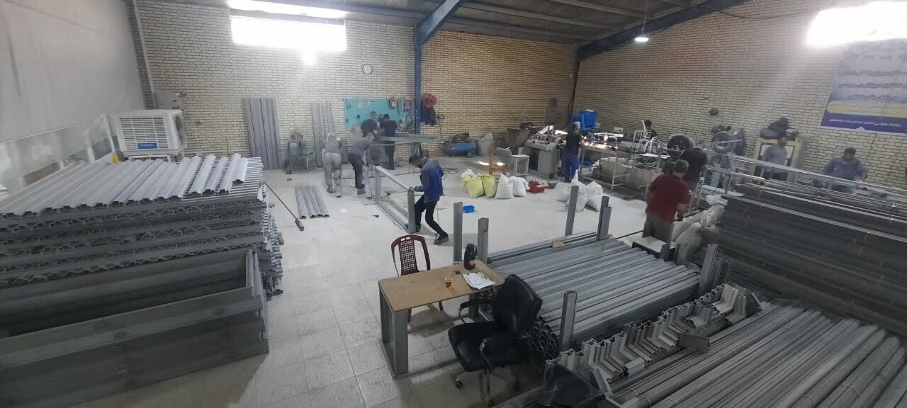 ایجاد اشتغال برای زندانیان ماهشهر/ جوانی که با کمک دادگستری خوزستان زمینه اشتغال ۲۰ زندانی را فراهم کرد