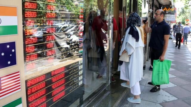 شناسایی کف و سقف جدید قیمت دلار/ پیشبینیها از قیمت ارز چه میگویند؟