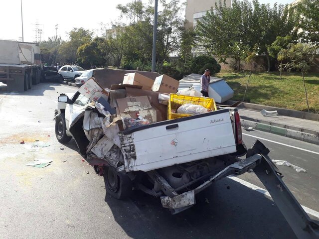 تصاویری از تصادف زنجیره‌ای 13 خودرو در تهران