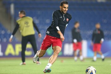 چرا زاهدی نیمکتنشین شد؟! چرا زاهدی نیمکتنشین شد؟!