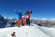 صعود کوهنورد بروجنی به قله لوبوچه کشور نپال