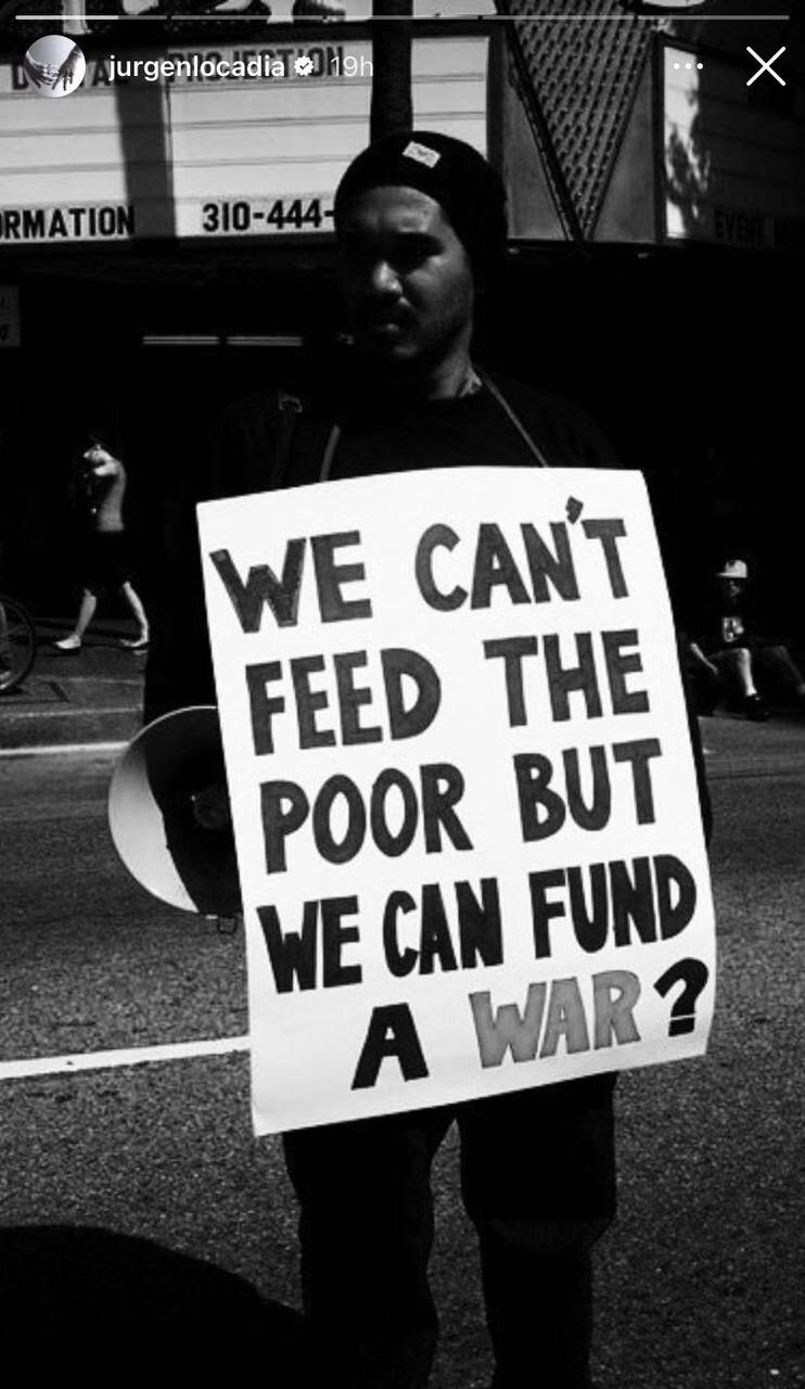 عکس| استوری فلسفی ستاره پرسپولیسی درباره جنگ