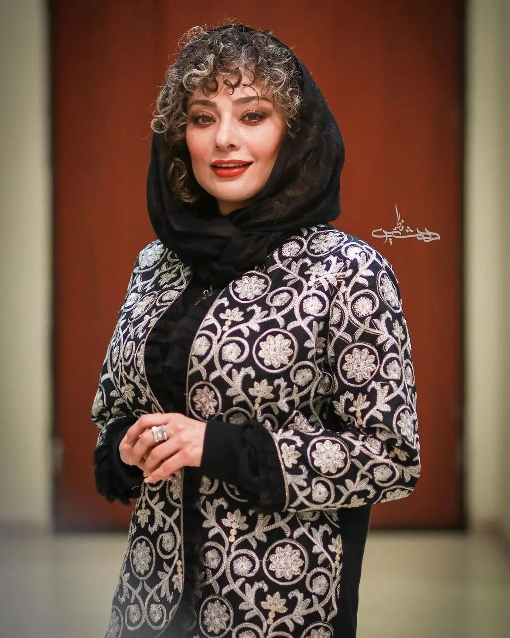 تصاویر | ژستهای صمیمانه یکتا ناصر و کامبیز دیرباز در اکران فیلم شوهر خانم بازیگر؛ استایل آقای بازیگر خبرساز شد!
