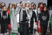 بببنید | فشن شو با لباس سنتی و چفیه فلسطین