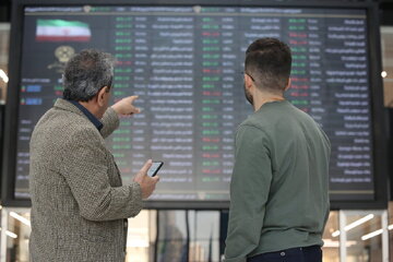 ریزشهای سهمگین شاخص کل در سال 1403 تکرار میشود؟/ به رشد بورس خوشبین نباشید