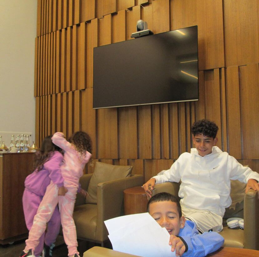 عکس| پرواز لاکچری رونالدو و خانوادهاش؛ شیطنتهای بامزه فرزندان Cr7!