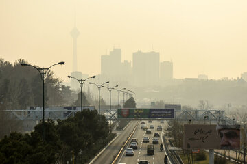 انتشار بوی بد در تهران/ آلودگی شبانه در وضعیت قرمز!