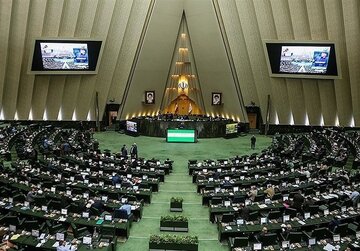 پس لرزه انتقادات علم الهدی از مجلس بر سر لایحه عفاف و حجاب /مجلس: اطلاعات را از منابع معتبر بگیرید که دچار خطا نشوید/لایحه دستکاری نشده است