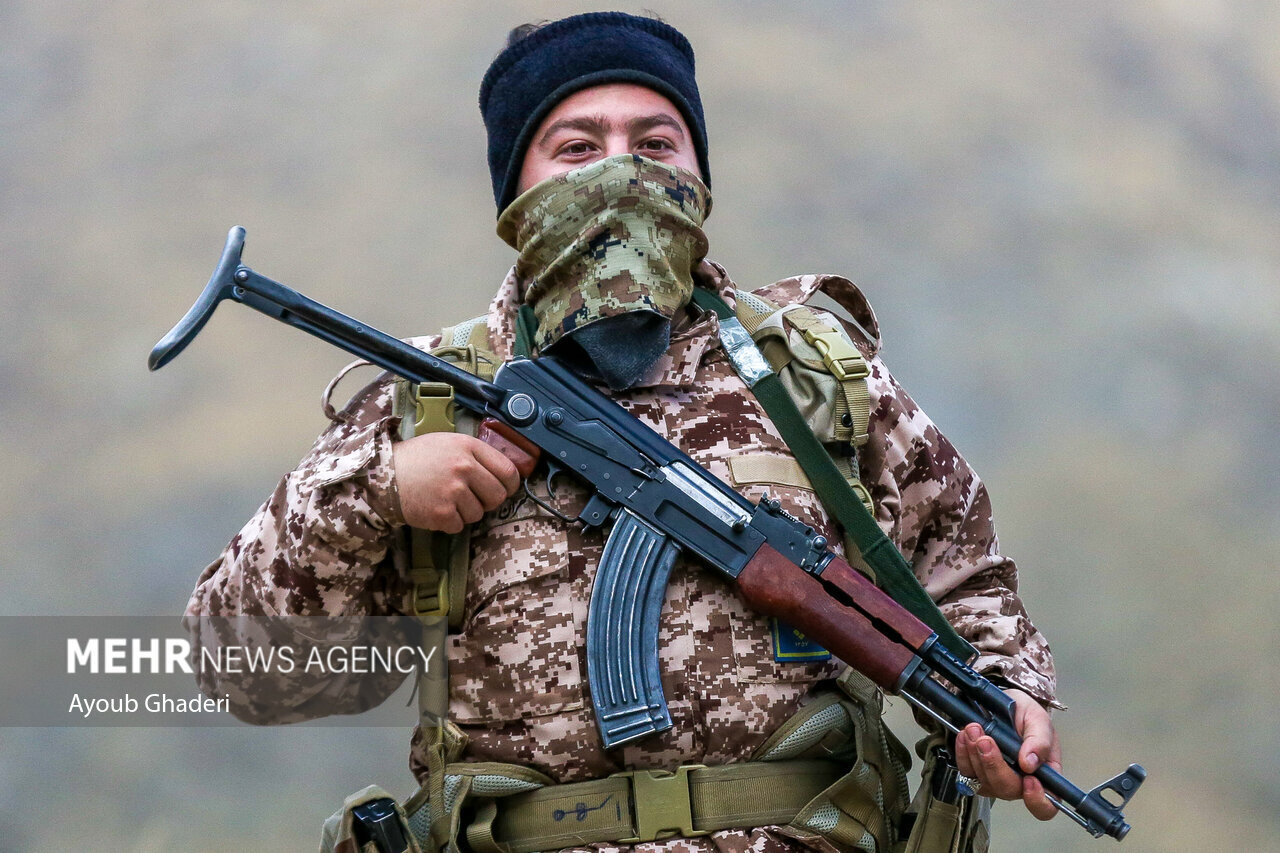 عکس های خاص از نیروهای ویژه سپاه در نقطه صفر مرزی /۲۰۰۰ کیلومتر از ضدانقلاب پس گرفته شد