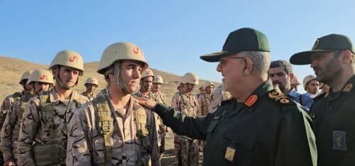 آمادهباش در مرزهای غربی کشور با حضور فرمانده نیروی زمینی سپاه+عکس