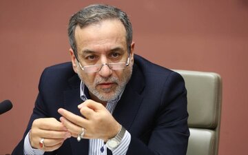 عراقچی: لاریجانی به دلیل سنگ‌اندازی‌ها و کارشکنی‌ها در مسیر مذاکرات استعفا داد / منافع ملی بازیچه اهداف جناحی و شخصی نیست وگرنه گفتنی زیاد است