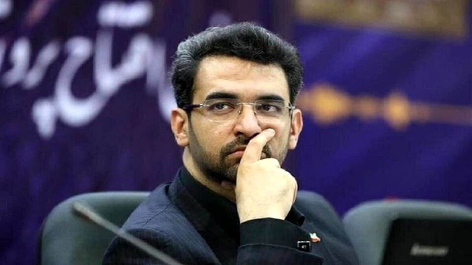 آذری جهرمی به نماینده مدافع زاکانی: امنیتی‌ها مثل شما دهن لق نیستند که بخاطر اربابشان، دست به افشای مصوبه سرّی بزنند