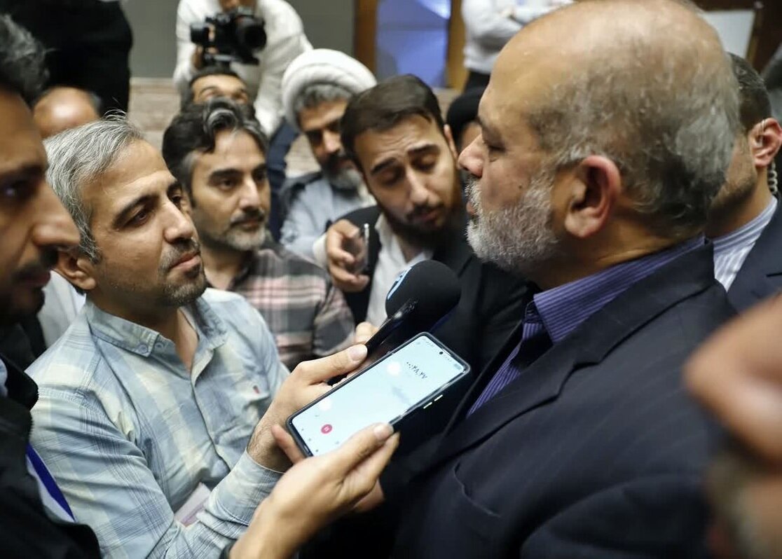 وزیر کشور: مجوزی برای حجاب بانان صادر نشده /گروه های مردمی هستند که امر به معروف می کنند /مهندسی انتخابات را قبول نداریم