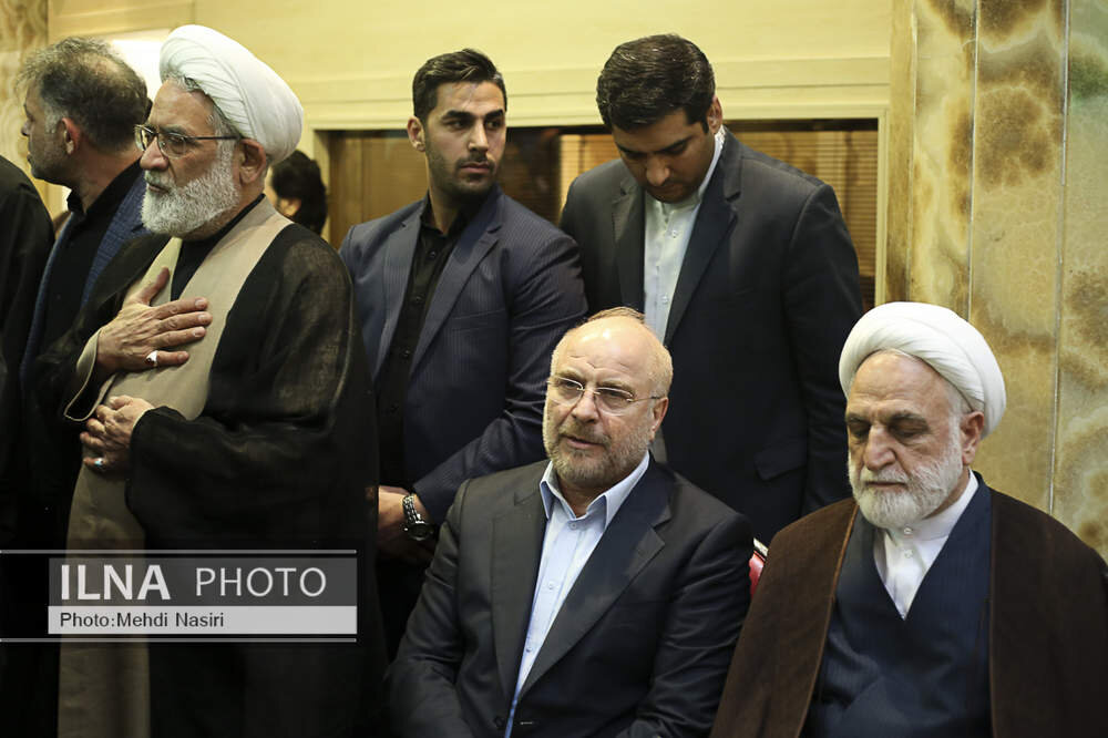 تصاویر سیاسیون در ختم همسر روحانی معروف