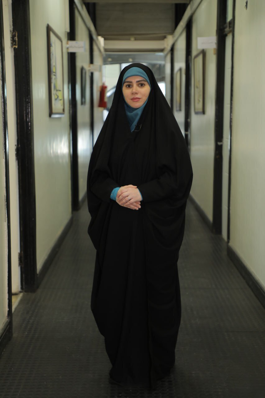 حضور مجری زن لبنانی در تلویزیون/  «ساعت به وقت قدس» کی پخش می‌شود؟ + عکس