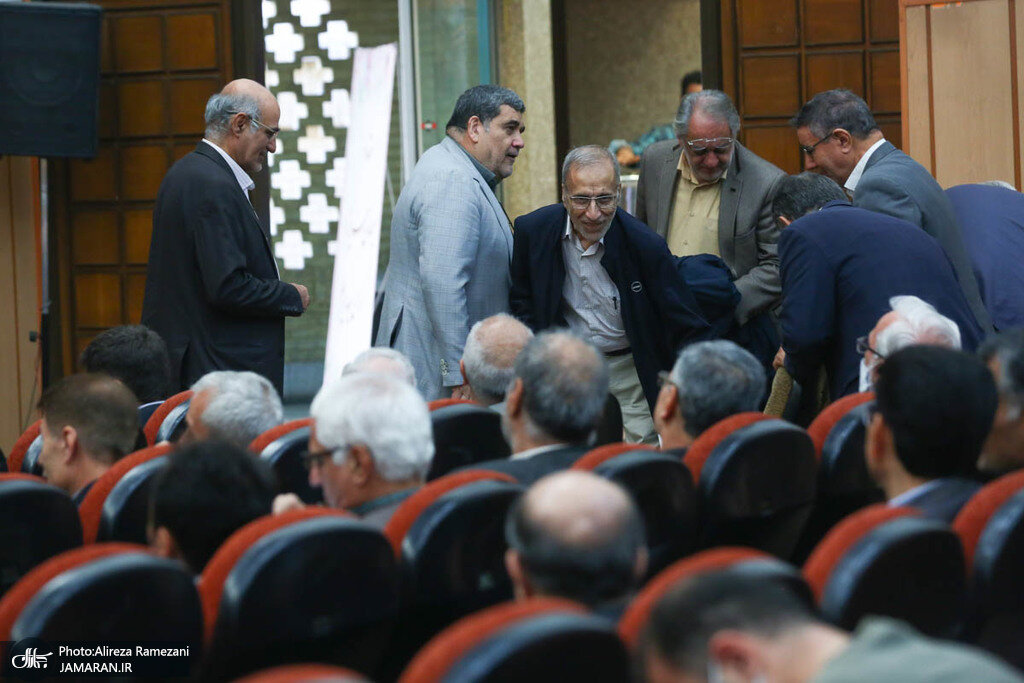 چهرههای اصلاحطلب دور هم جمع شدند/ روحانی معروف هم آمد+عکس