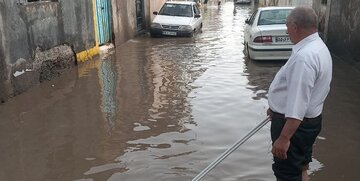برخلاف وعده دولت، آبگرفتگی در اهواز فقط با چند دقیقه بارندگی/ «یک روز منافعشان در فریاد بود امروز در سکوت!» برخلاف وعده دولت، آبگرفتگی در اهواز فقط با چند دقیقه بارندگی/ «یک روز منافعشان در فریاد بود امروز در سکوت!»
