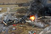 ببینید | اولین تصاویر از واژگونی و آتش‌سوزی یک قطار در جورجیا