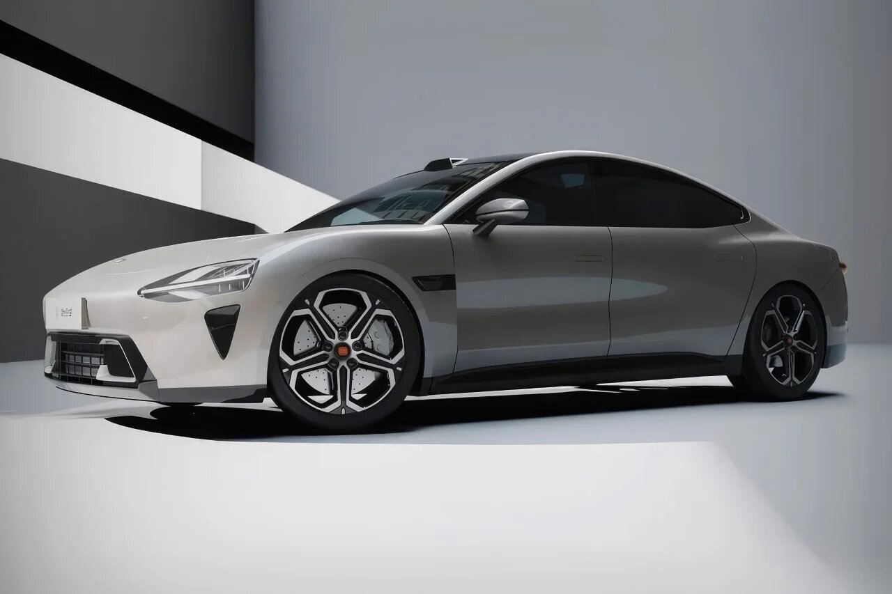 موبایلساز معروف خودورساز شد/ عکس