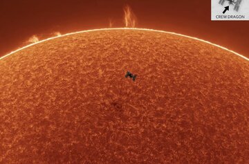 تصویر روز ناسا: ایستگاه فضایی، خورشید و زبانه‌های آن/ عکس