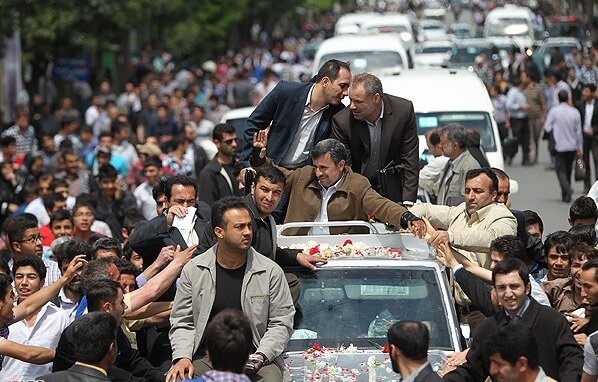 این تصاویر رئیسی شما را یاد احمدی نژاد نمی اندازد؟