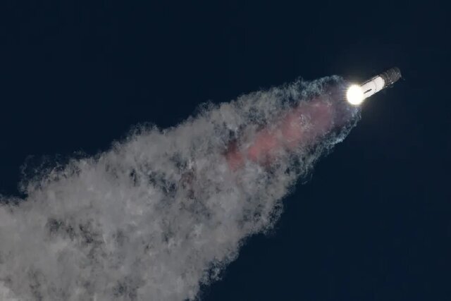 انتشار تصاویر موشک غول‌پیکر ۱۲۰ متری پیش از انفجار
