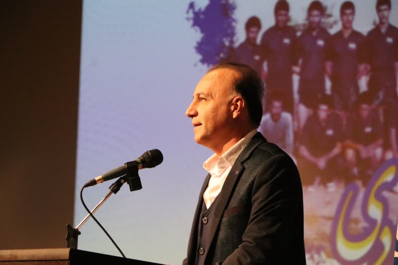 مرور خاطرت فوتبالی چهار دهه پیش،تجلیل از خانواده های دوازده شهید و روایت چگونگی شهید "کیومرث نوروزی"