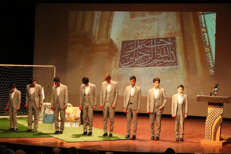 مرور خاطرت فوتبالی چهار دهه پیش،تجلیل از خانواده های دوازده شهید و روایت چگونگی شهید "کیومرث نوروزی"